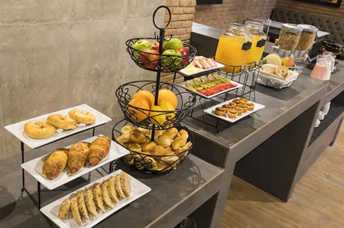 Imagen del bar/restaurante del Hotel Quinta Norte Chipichape Cali. Foto 8