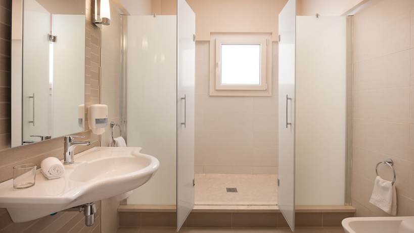 Imagen de la habitación del Hotel Quinta Real Granada. Foto 9