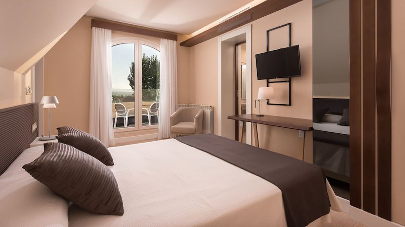 Imagen de la habitación del Hotel Quinta Real Granada. Foto 13