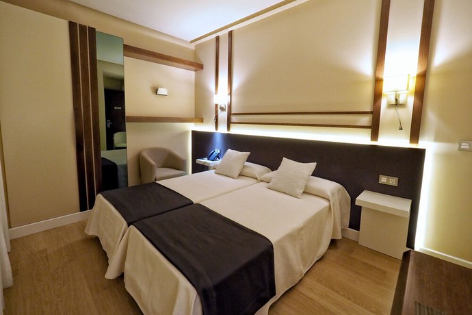 Imagen de la habitación del Hotel Quinta Real Granada. Foto 14