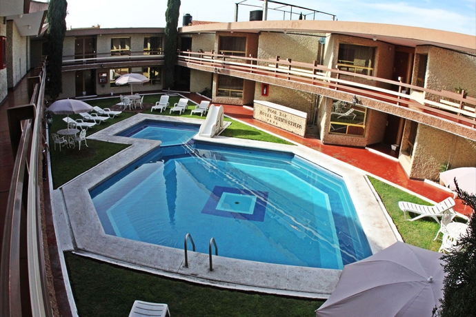 Imagen de la piscina del Hotel Quinta Rivera. Foto 15