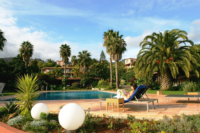 Imagen de la piscina del Hotel Quinta Splendida Wellness and Botanical Garden. Foto 15