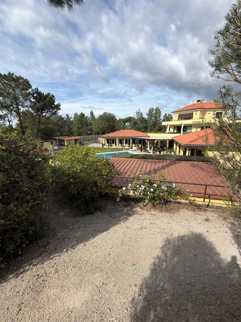 Imagen de la habitación del Hotel Quinta dos Amarelos Sesimbra. Foto 7