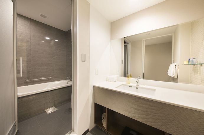 Imagen de la habitación del Hotel Quintessa Osaka Bay. Foto 7