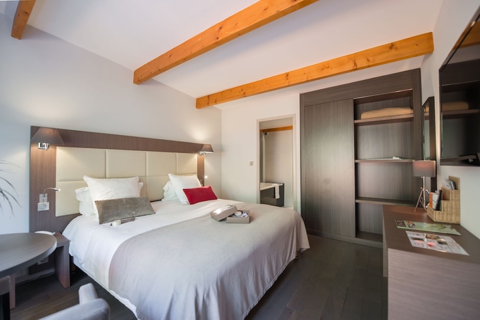 Imagen de la habitación del Hotel Quintessia Resort. Foto 3