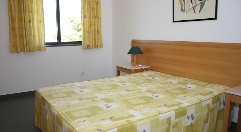 Imagen de la habitación del Hotel Quintinha Village. Foto 4