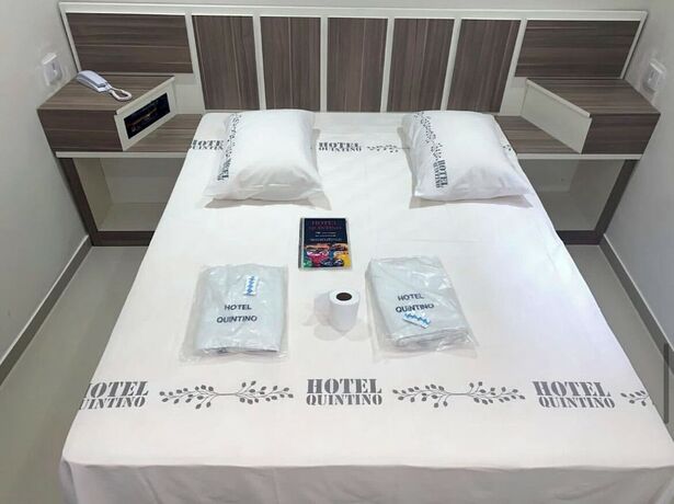 Imagen de la habitación del Hotel Quintino. Foto 12