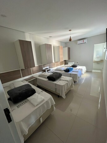 Imagen de la habitación del Hotel Quintino. Foto 17