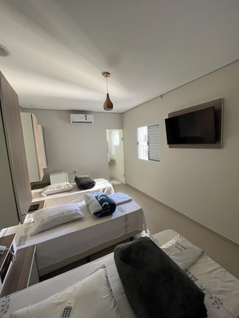 Imagen de la habitación del Hotel Quintino. Foto 19