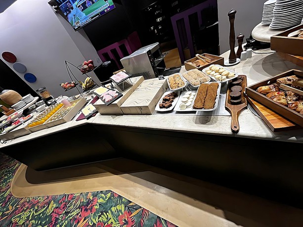 Imagen del bar/restaurante del Hotel Quinto Centenario, Alberdi. Foto 3