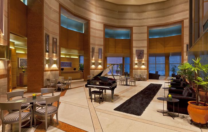 Imagen de los interiores del Hotel Quinto Centenario. Foto 18