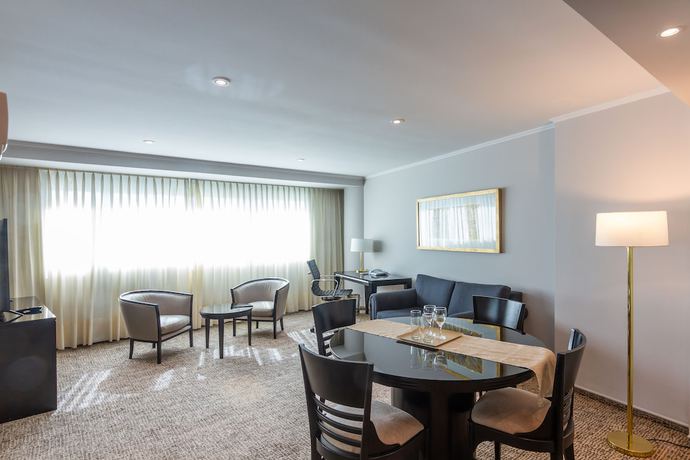 Imagen de la habitación del Hotel Quinto Centenario. Foto 13