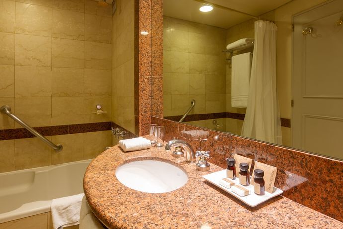 Imagen de la habitación del Hotel Quinto Centenario. Foto 16