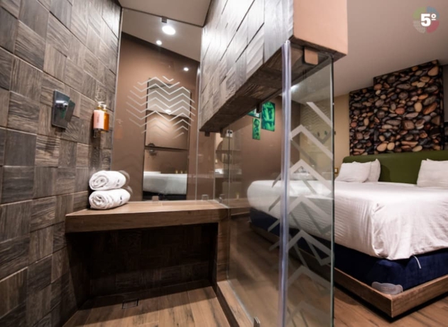 Imagen de la habitación del Hotel Quinto Elemento. Foto 8