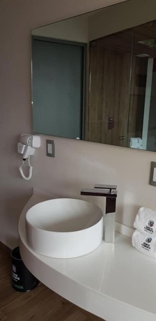Imagen de la habitación del Hotel Quinto Elemento. Foto 17