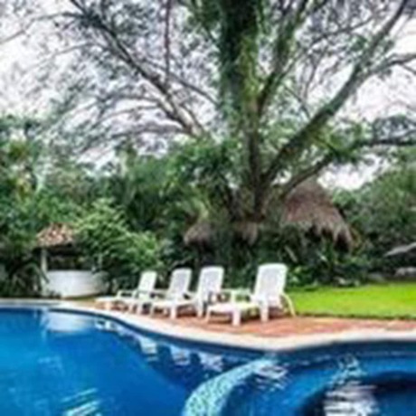 Imagen de la piscina del Hotel Quinto Sol. Foto 3