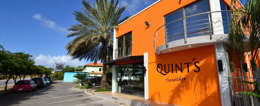 Imagen de los exteriores del Hotel Quint's Travelers Inn. Foto 12