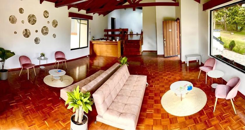 Imagen de los interiores del Hotel Quito Airport Suites. Foto 18