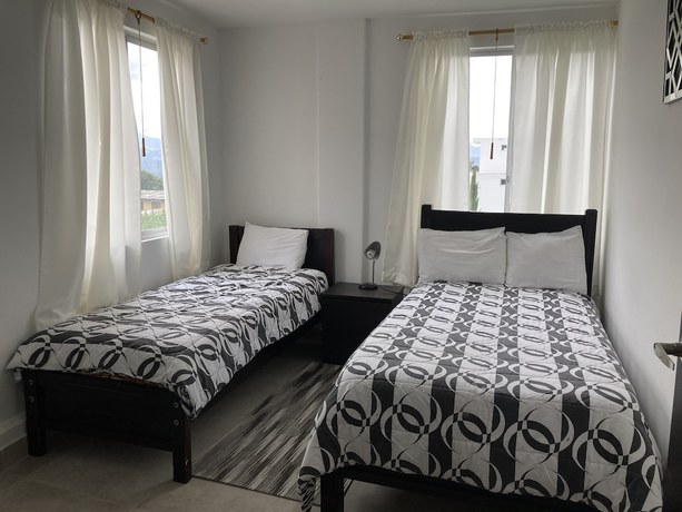 Imagen de la habitación del Hotel Quito Airport Suites. Foto 14