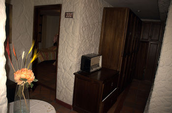 Imagen de la habitación del Hotel Quito Antiguo. Foto 5