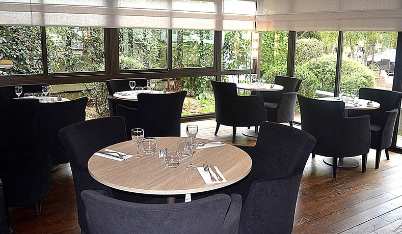 Imagen del bar/restaurante del Hotel Quorum. Foto 4