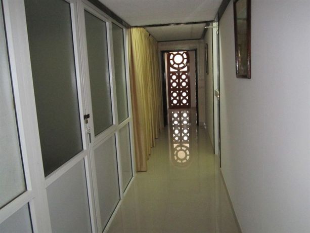 Imagen del bar/restaurante del Hotel Qurum Beach. Foto 2