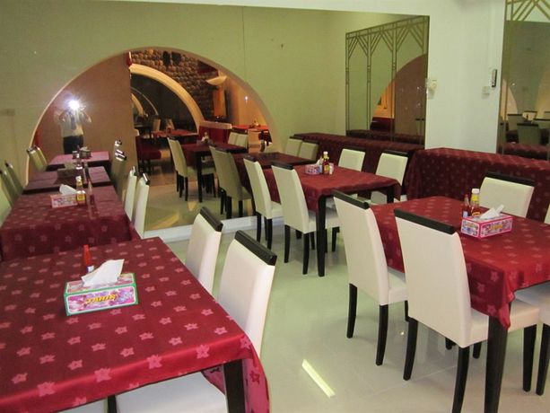 Imagen de los exteriores del Hotel Qurum Beach. Foto 9