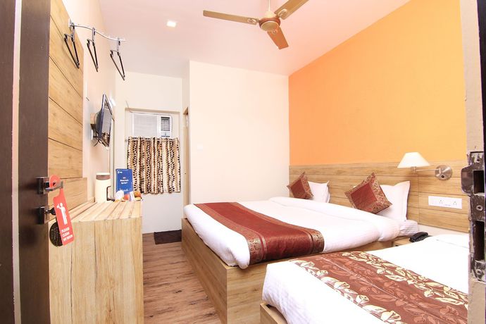 Imagen de la habitación del Hotel R B International. Foto 9