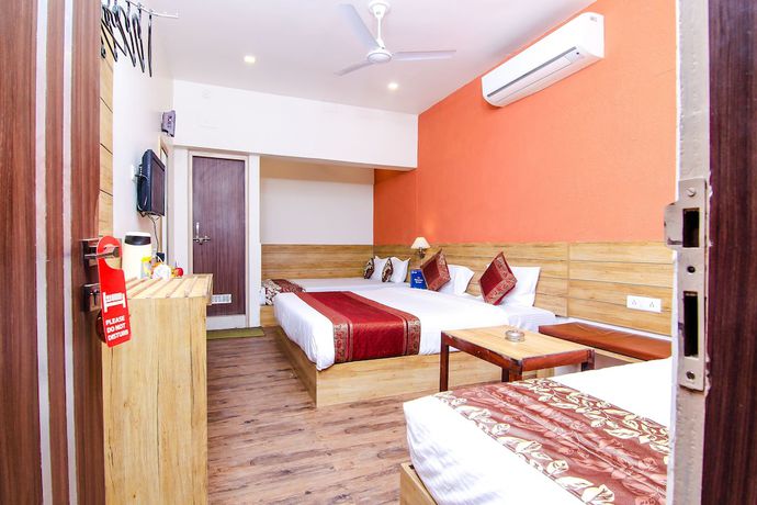 Imagen de la habitación del Hotel R B International. Foto 18
