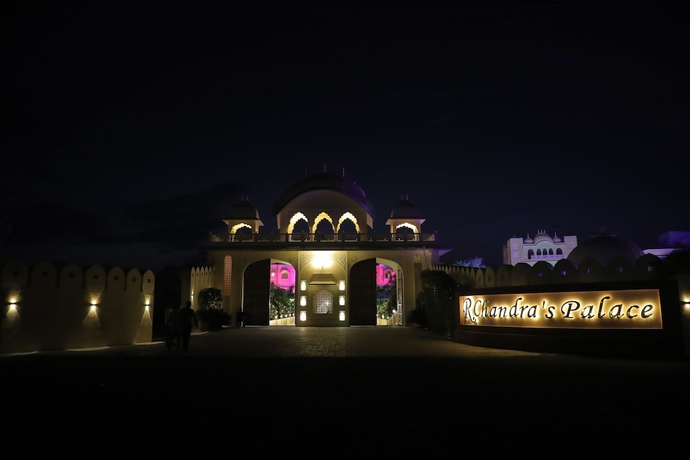 Imagen general del Hotel R Chandras Palace. Foto 3