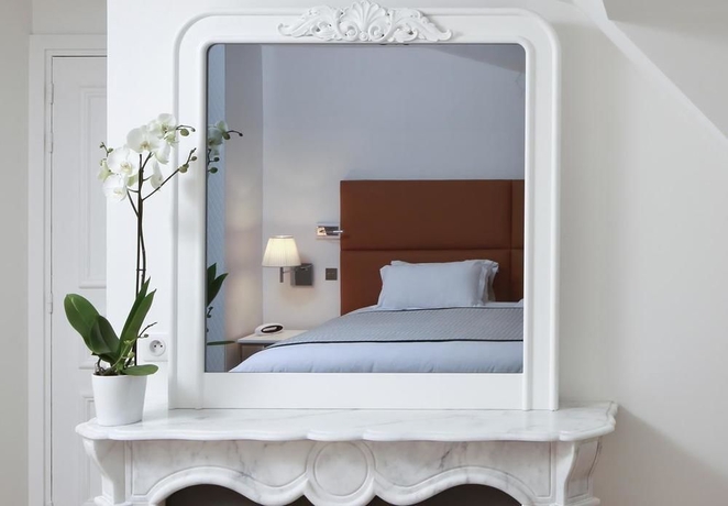 Imagen de la habitación del Hotel R De Paris. Foto 4