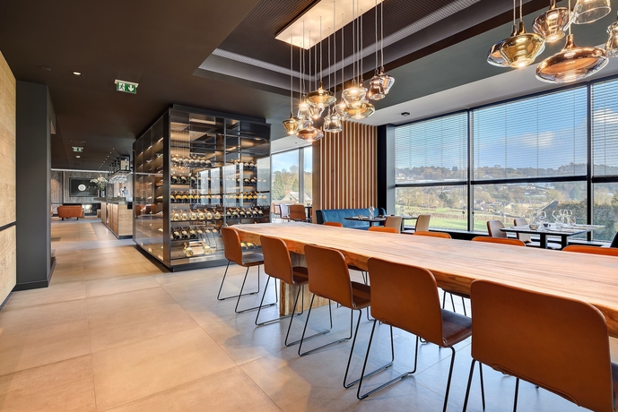 Imagen del bar/restaurante del Hotel R Experiences. Foto 3