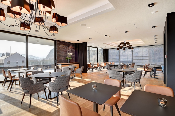 Imagen del bar/restaurante del Hotel R Experiences. Foto 6