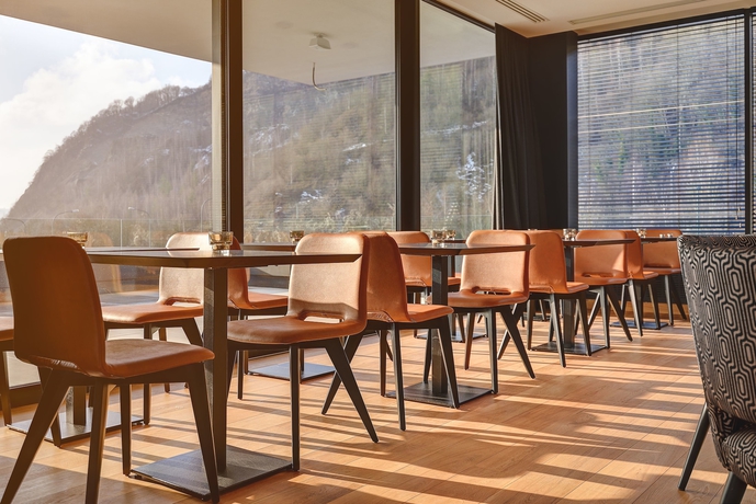 Imagen del bar/restaurante del Hotel R Experiences. Foto 10