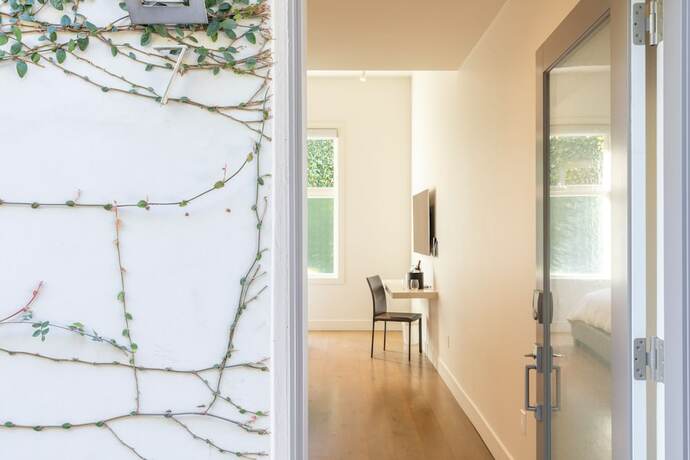 Imagen de la habitación del Hotel R Inn Napa. Foto 12