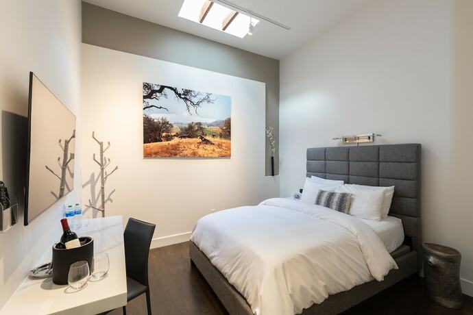 Imagen de la habitación del Hotel R Inn Napa. Foto 15