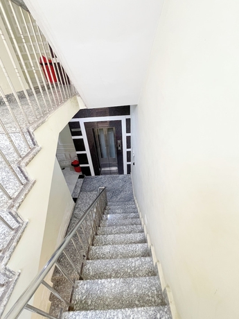 Imagen de los interiores del Hotel R K Guest House. Foto 10