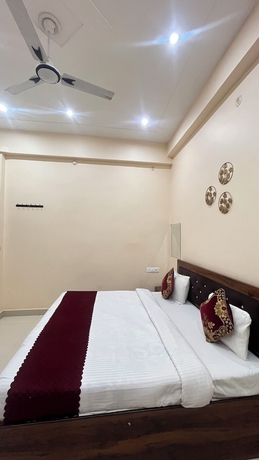 Imagen de la habitación del Hotel R K Lodge And Palace. Foto 3