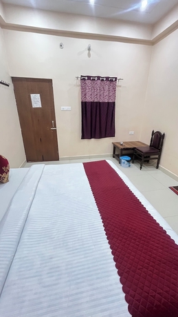 Imagen de la habitación del Hotel R K Lodge And Palace. Foto 4
