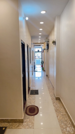 Imagen de los interiores del Hotel R K Lodge And Palace. Foto 16