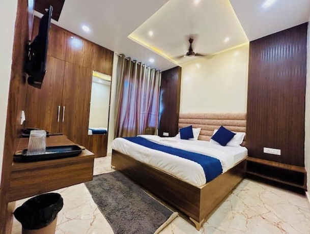 Imagen de la habitación del Hotel R K Palace, Varanasi. Foto 4