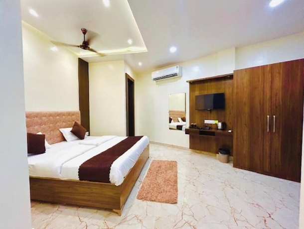 Imagen de la habitación del Hotel R K Palace, Varanasi. Foto 8