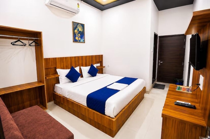 Imagen de la habitación del Hotel R K Residency Near Bihariji Mandir. Foto 7