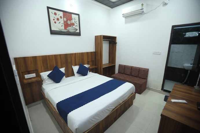Imagen de la habitación del Hotel R K Residency Near Bihariji Mandir. Foto 8