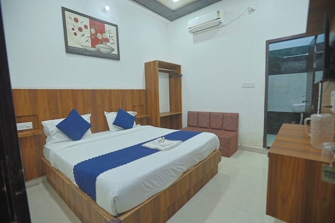 Imagen de la habitación del Hotel R K Residency Near Bihariji Mandir. Foto 13