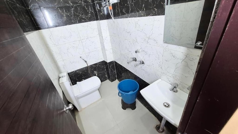 Imagen de la habitación del Hotel R K Residency Near Bihariji Mandir. Foto 14