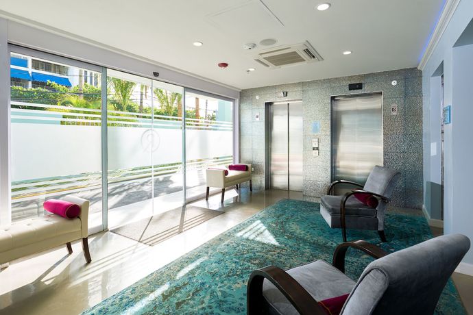 Imagen de los interiores del Hotel R Kingston. Foto 20