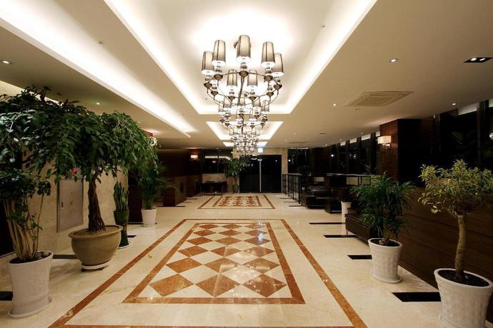 Imagen de los interiores del Hotel R Lee Suite Songdo. Foto 19