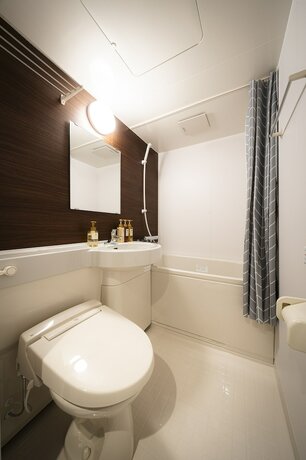 Imagen de la habitación del Hotel R Namba South. Foto 20