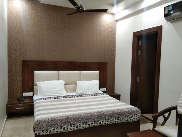 Imagen de la habitación del Hotel R P. Foto 2